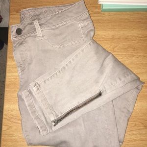 Light gray ankle skinny jeans